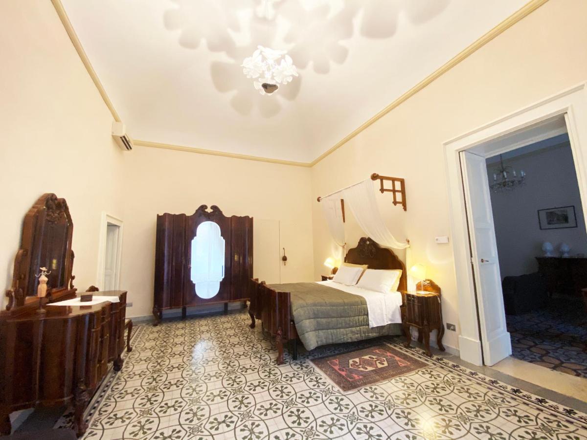 Palazzo Rollo Bed & Breakfast Lecce Dış mekan fotoğraf