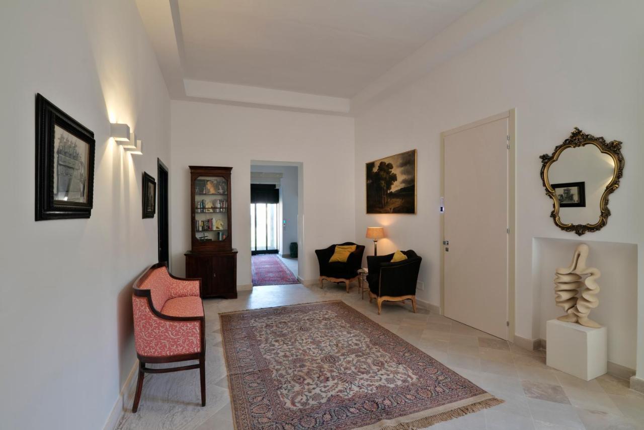 Palazzo Rollo Bed & Breakfast Lecce Dış mekan fotoğraf