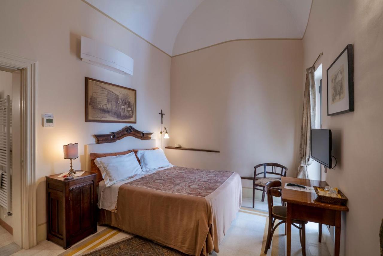 Palazzo Rollo Bed & Breakfast Lecce Dış mekan fotoğraf
