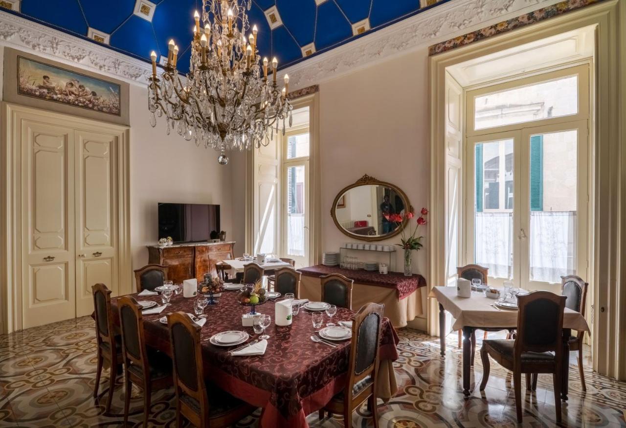 Palazzo Rollo Bed & Breakfast Lecce Dış mekan fotoğraf