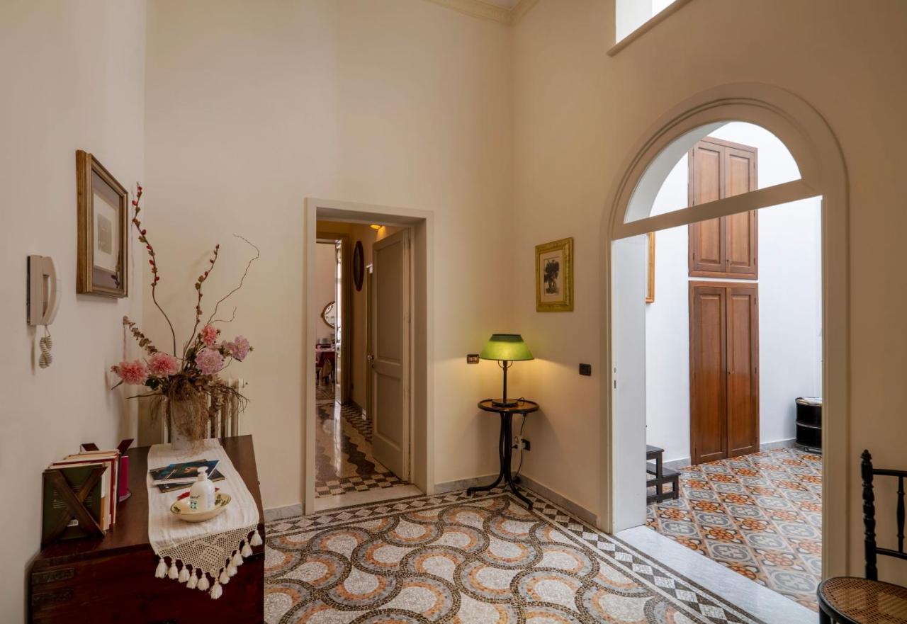 Palazzo Rollo Bed & Breakfast Lecce Dış mekan fotoğraf