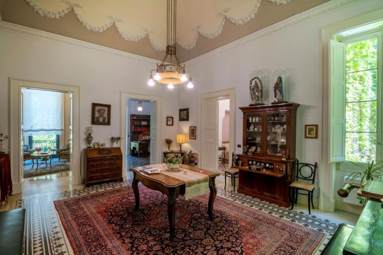Palazzo Rollo Bed & Breakfast Lecce Dış mekan fotoğraf