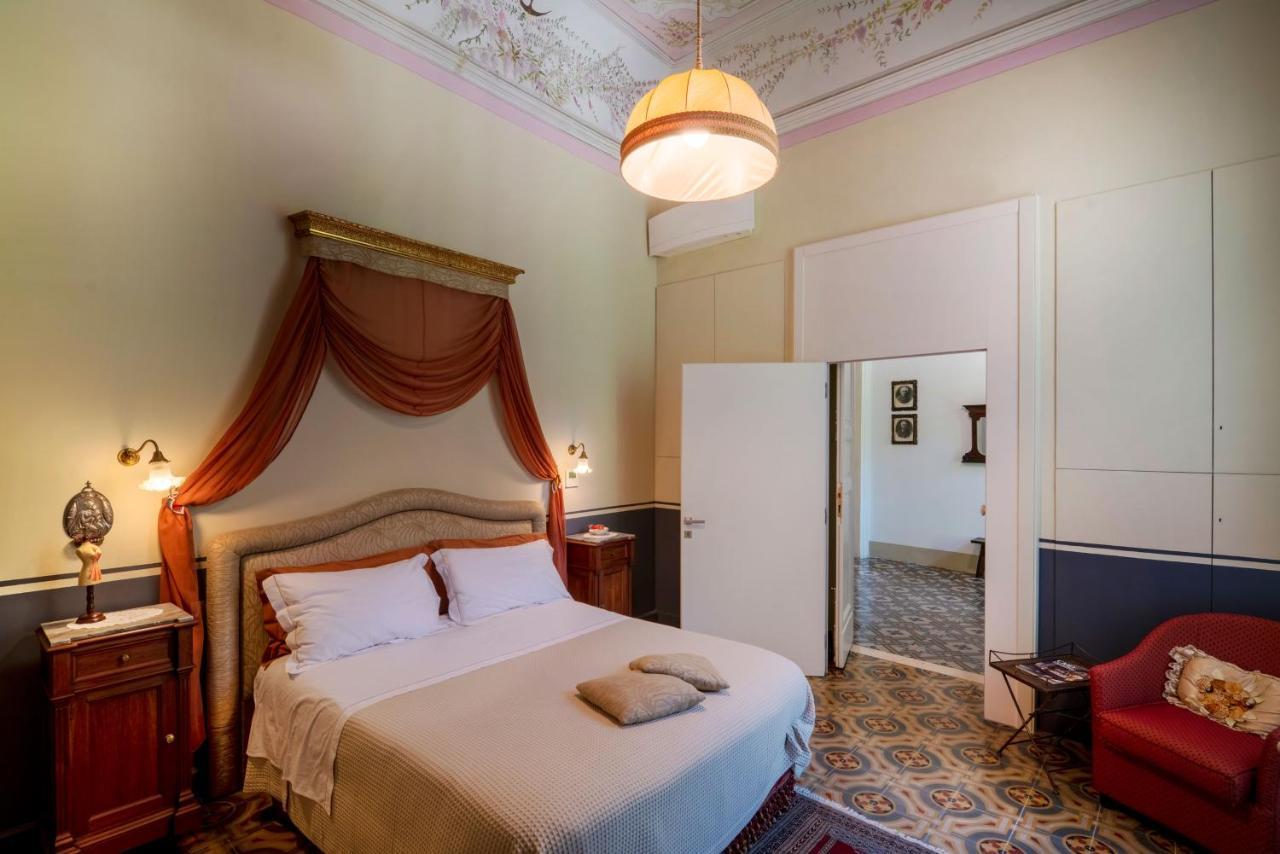 Palazzo Rollo Bed & Breakfast Lecce Dış mekan fotoğraf