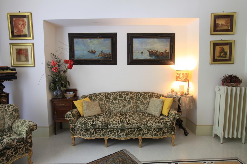 Palazzo Rollo Bed & Breakfast Lecce Dış mekan fotoğraf